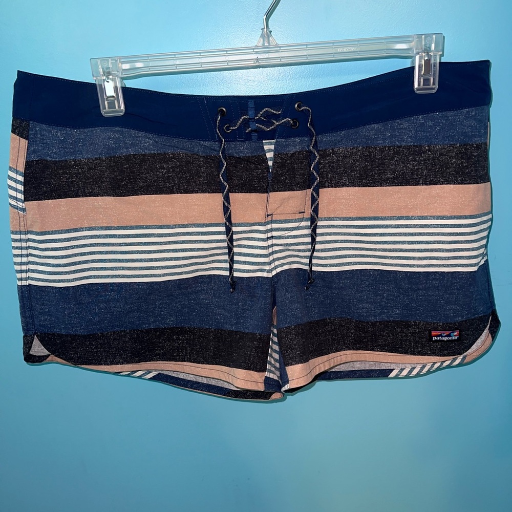 Patagonia Women's Wavefarer Boardshorts - 5 Inch inseam Size 16 Textured Blue